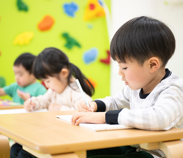 手つなぎ登園